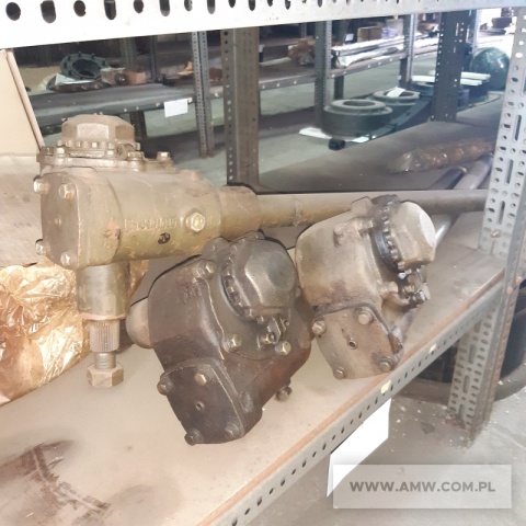 Części zamienne do samochodu ZIŁ 157 - pakiet zawierający 26 poz. asort. (wg oddzielnego wykazu), w tym m.in.: wał napędowy, zawór wydechowy, popychacz zaworu itp. 